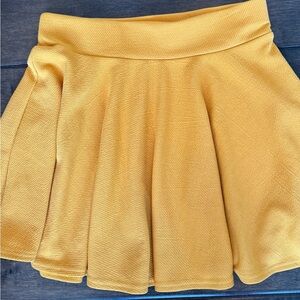 ❤️3/$30 Urban CoCo Mustard Yellow Textured Skater Skirt High Waisted Mini Size M